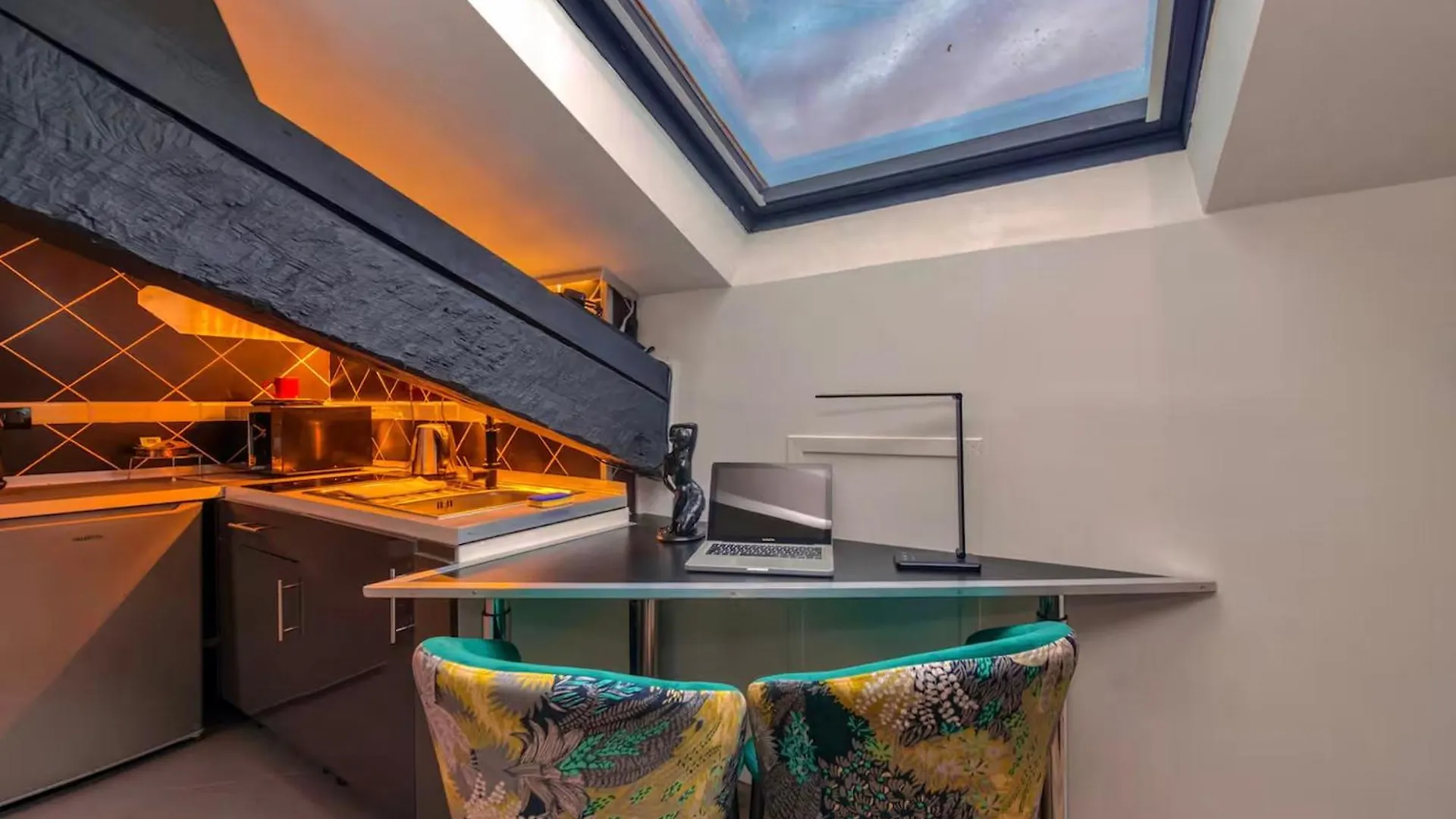 Appart'Hotel Chaleureux Au Coeur De Tullins - Le Roitelet Apartment