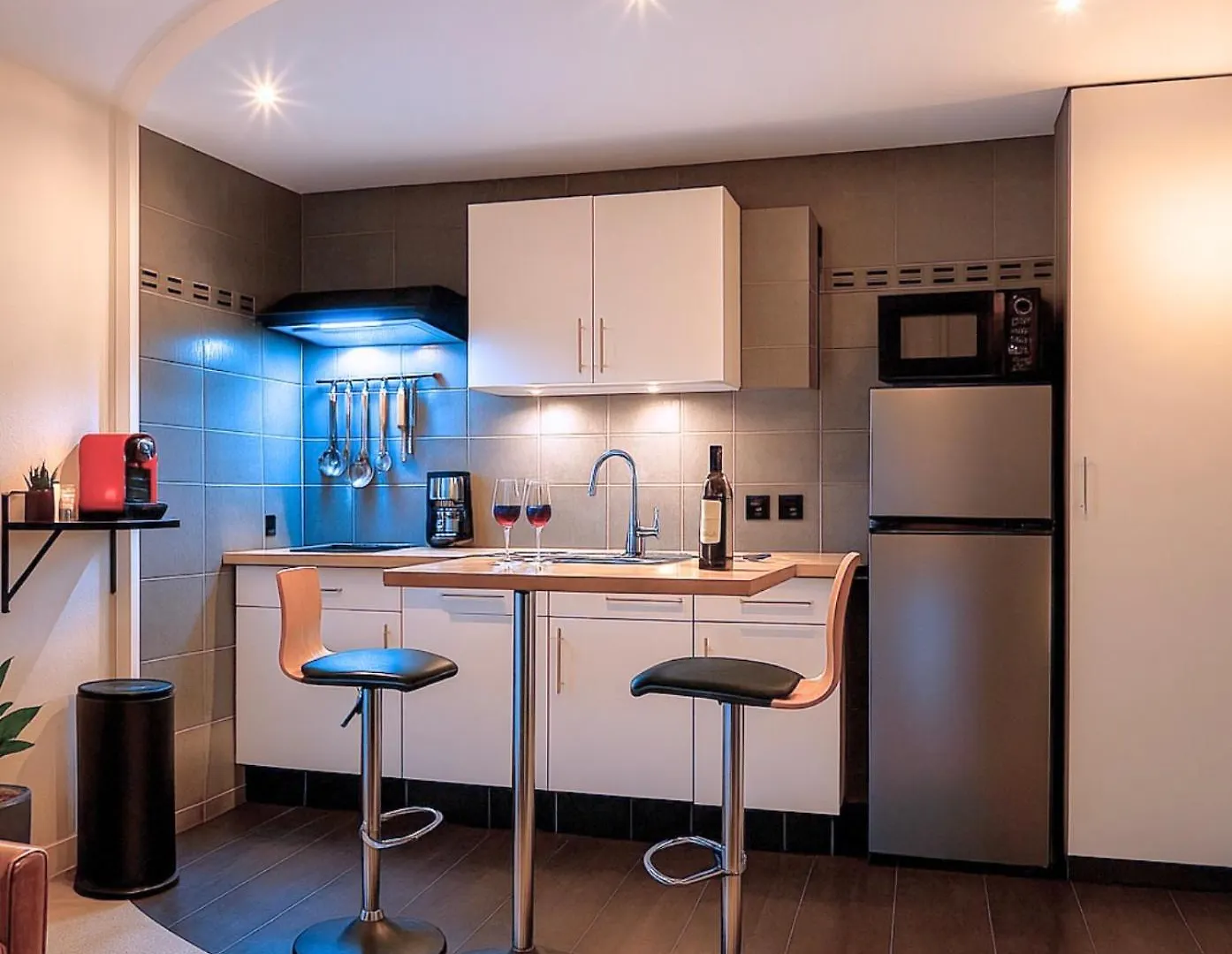 Appart'Hotel Chaleureux Au Coeur De Tullins - Le Roitelet France